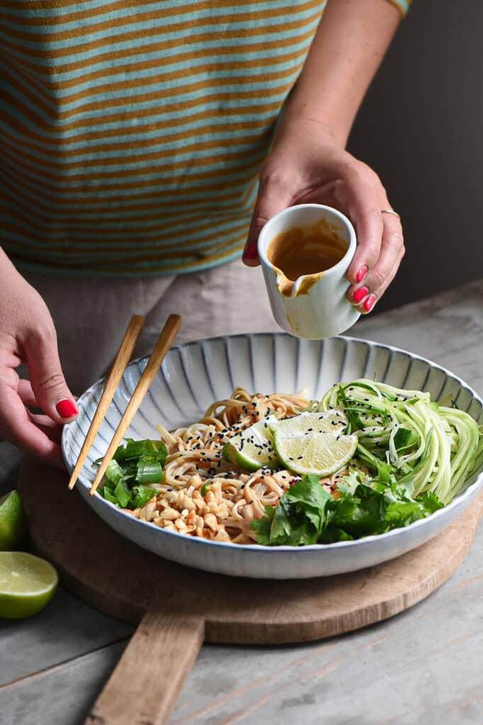 insalata di noodles al sesamo